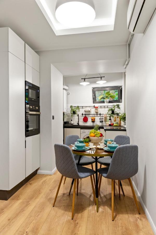 Appartamento Tova Pearl Ultracentral - Romana Square Subway Bucarest Esterno foto