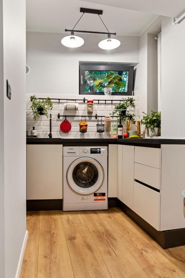Appartamento Tova Pearl Ultracentral - Romana Square Subway Bucarest Esterno foto